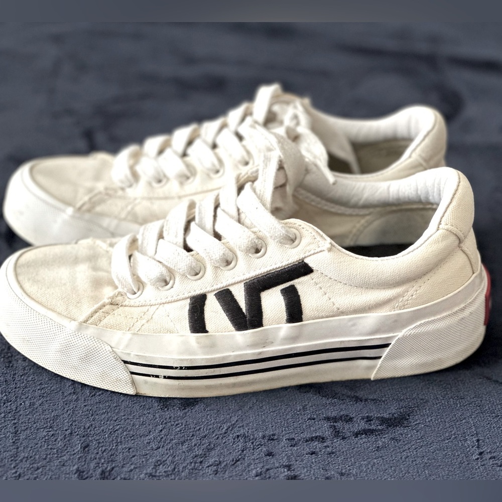Vans sneaker size 7,5 good condition